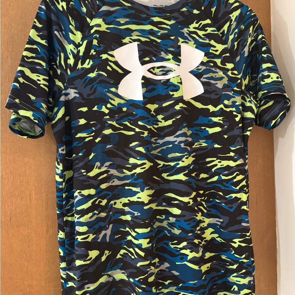 Under Armour Kids Short Sleeve Camo Tee - Blue, Green, and Black Youth Extra Lar